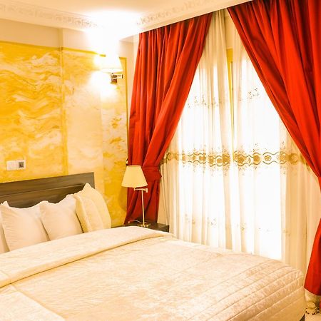 Noubou International Hotel Дуала Екстериор снимка