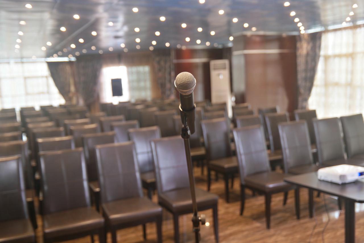 Noubou International Hotel Дуала Екстериор снимка