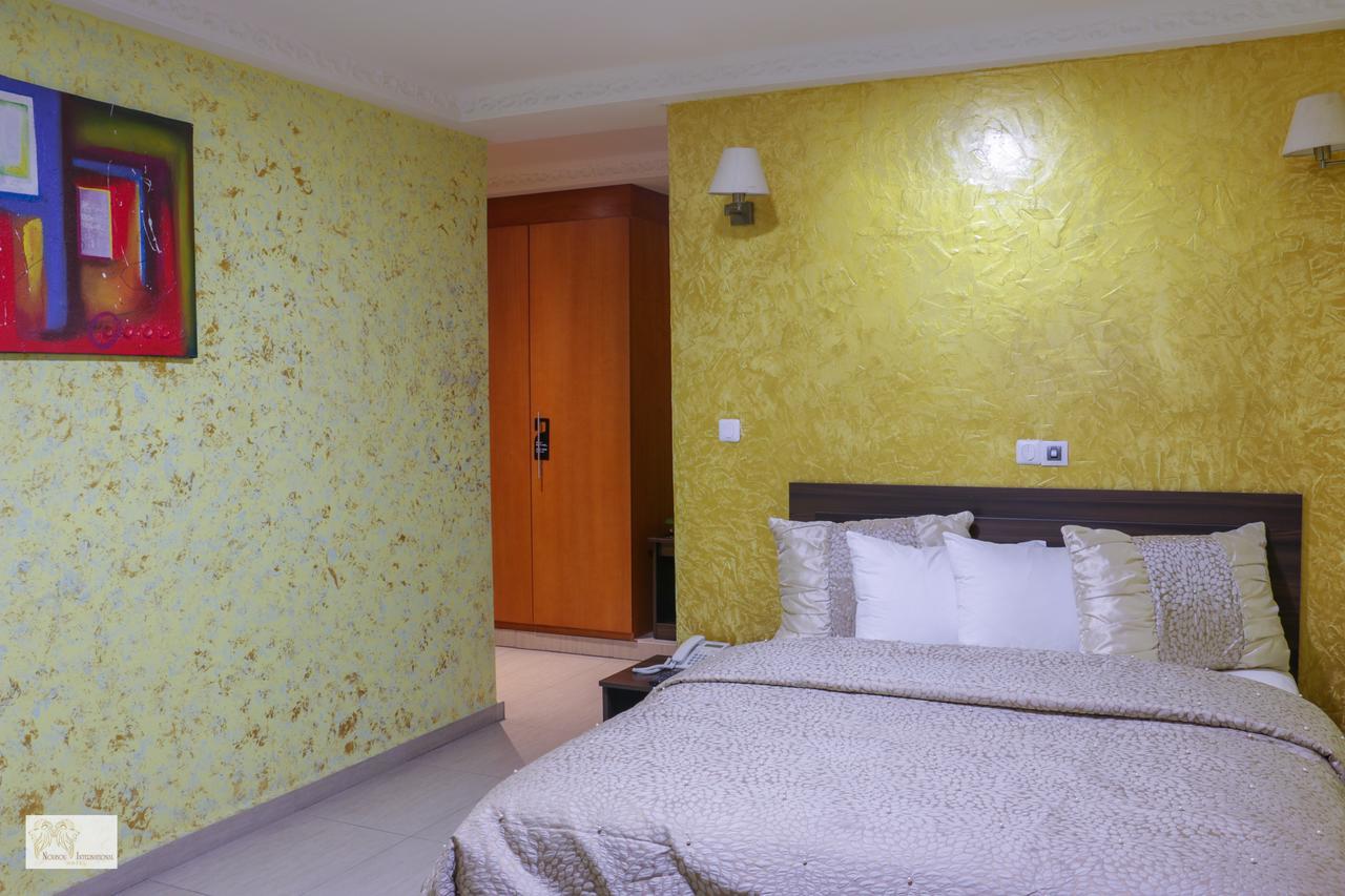 Noubou International Hotel Дуала Екстериор снимка