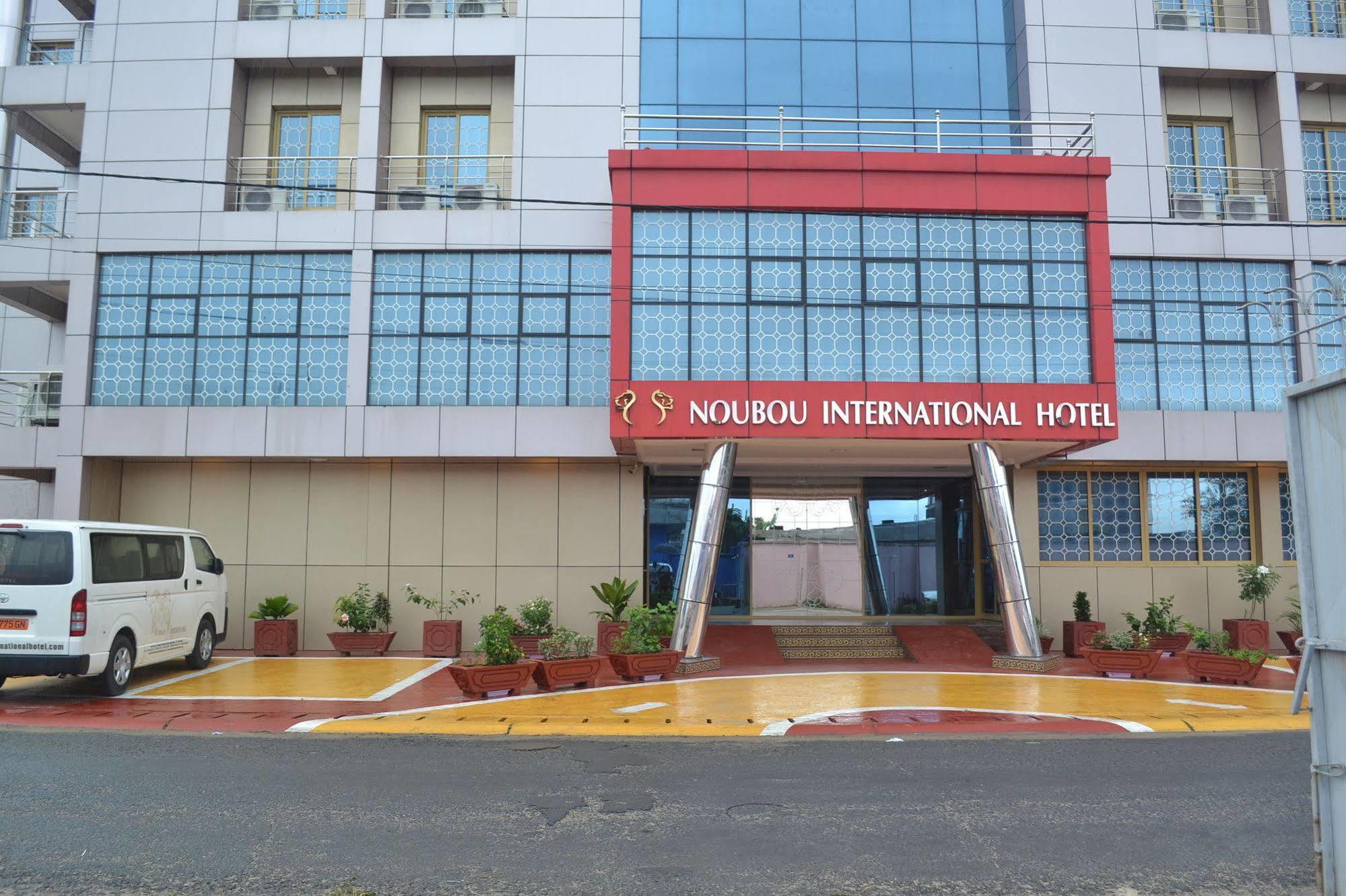 Noubou International Hotel Дуала Екстериор снимка